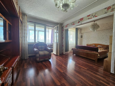Vanzare Apartament 3 camere, Brancoveanu intersectie cu Nitu Vasile