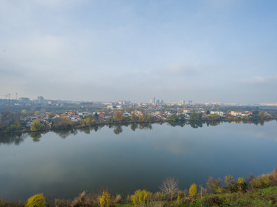 Vedere Unica Catre Lac - Prima Inchiriere