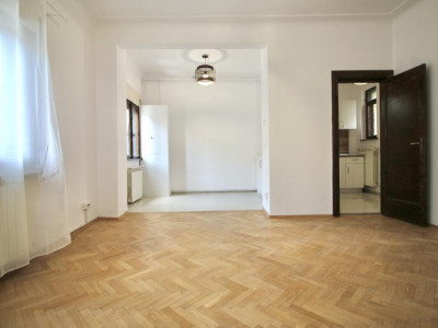 CALEA DOROBANTI, APARTAMENT NEMOBILAT IN BLOC TIP VILA!