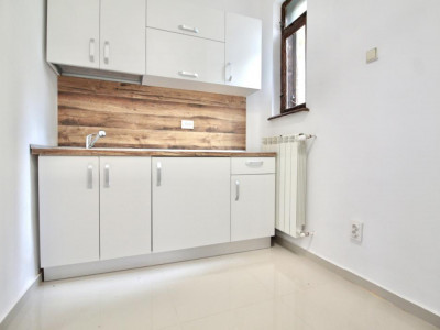 CALEA DOROBANTI, APARTAMENT NEMOBILAT IN BLOC TIP VILA!